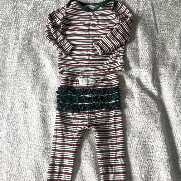 Ruffle Butts Other - 𝅺EUC Festive PJs with Ruffle Bottoms